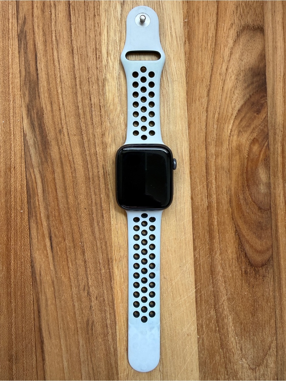 Nike SE IWatch w Nike sport 44mm band w boxes